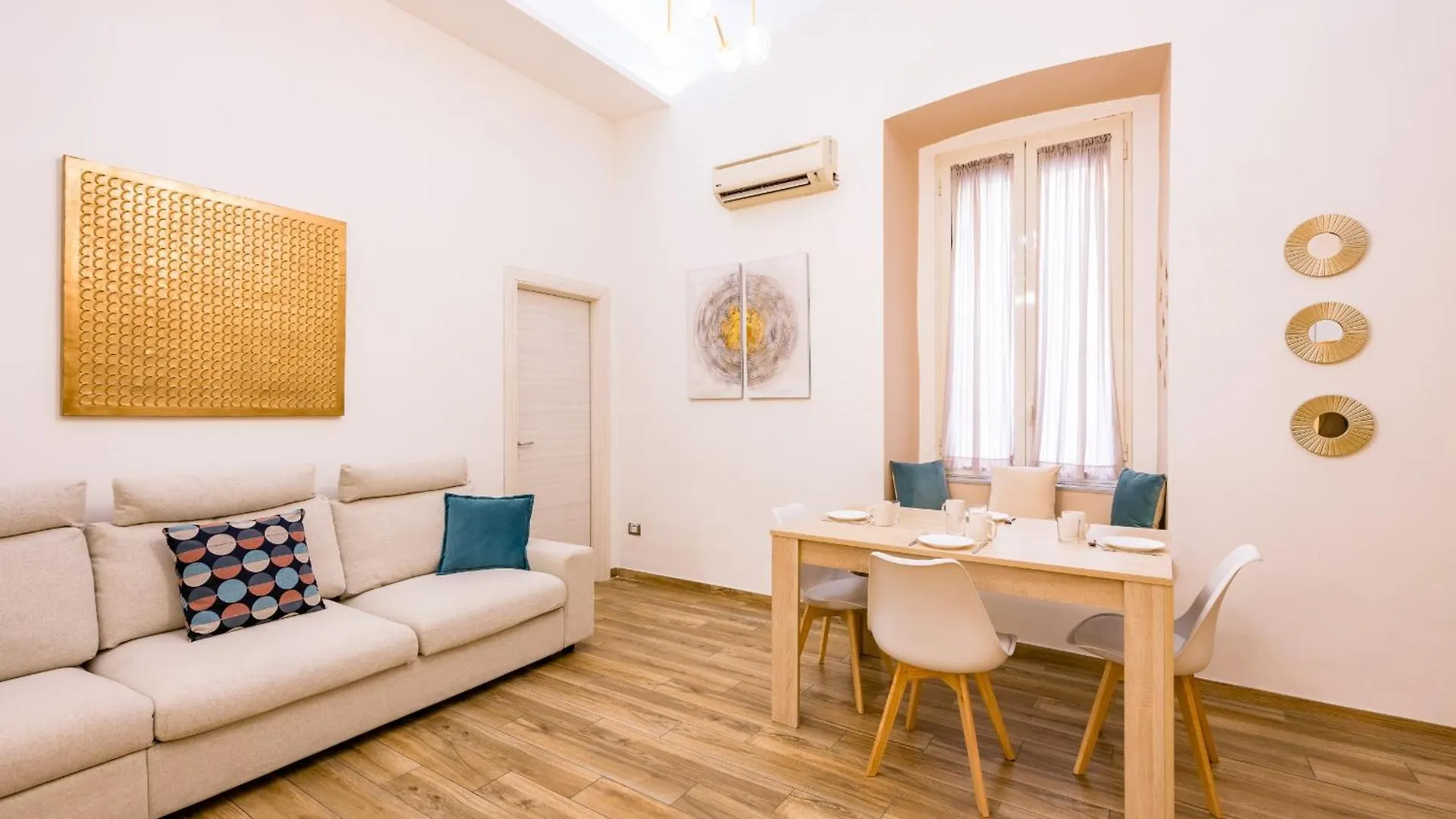 Piazza Carlo III Apartment By Wonderful Italy 나폴리 0*,  이탈리아