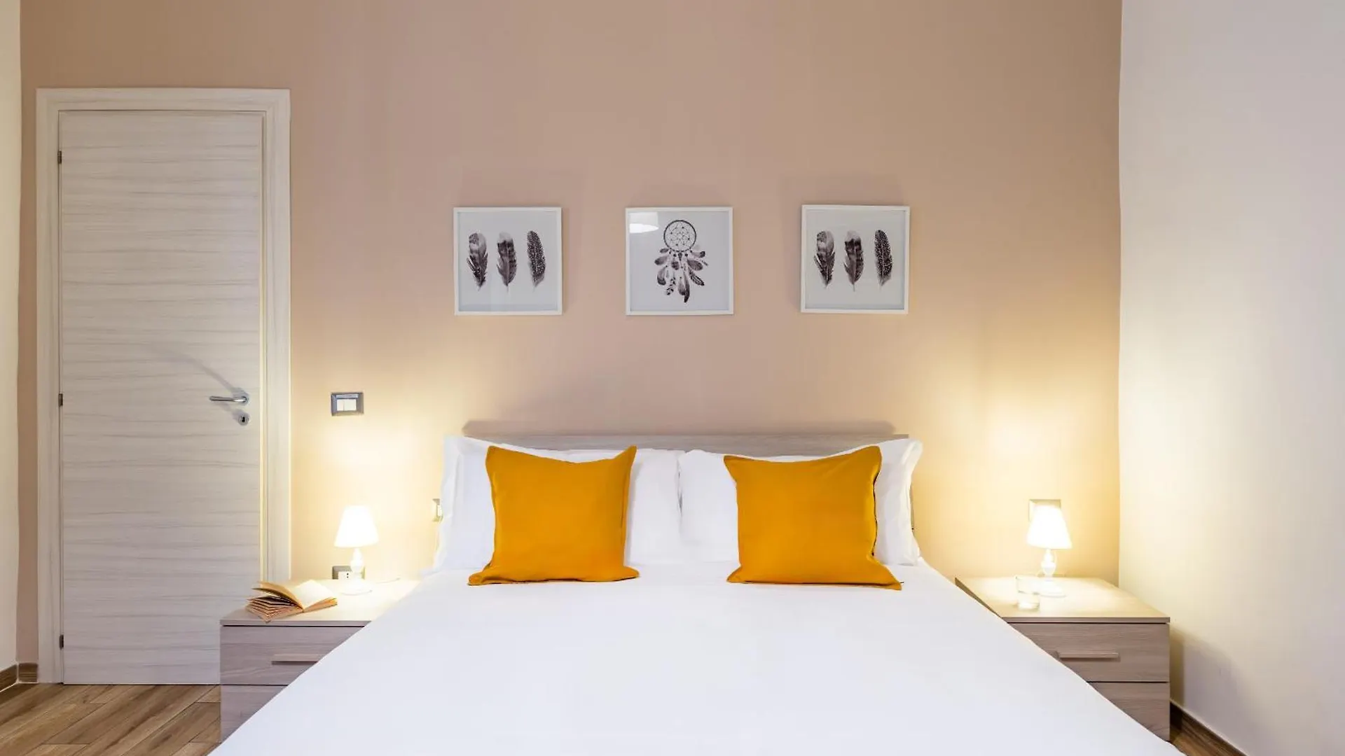 Piazza Carlo III Apartment By Wonderful Italy Napoli 0*,  Italien
